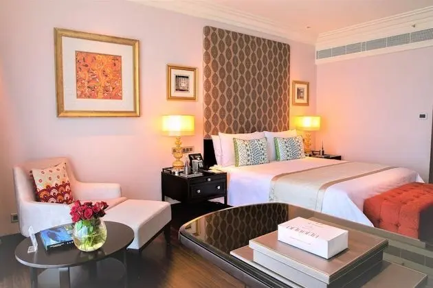 The Leela Gandhinagar - Oda