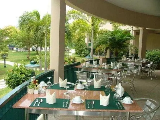 The Leela Resort & Spa Pattaya - Yeme / İçme