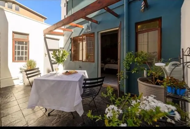 Leeuwenzee Guesthouse - Court Yard With Self Catering - Dış Mekan