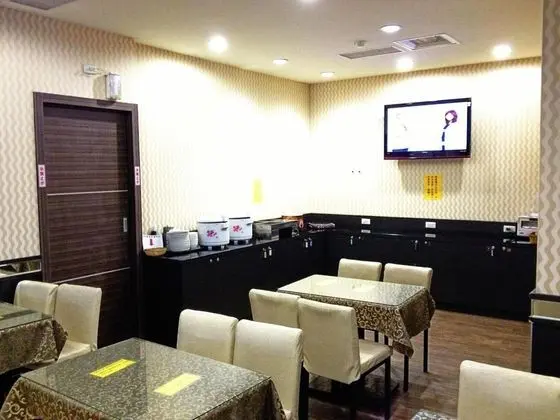 LEFT BANK HOTEL
