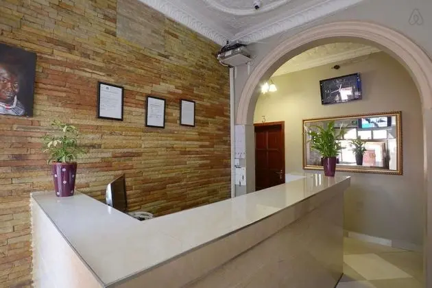 Legacy Guest Lodge - Lobi