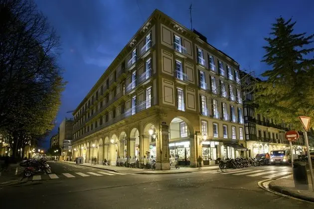 Legazpi Doce Rooms & Suites