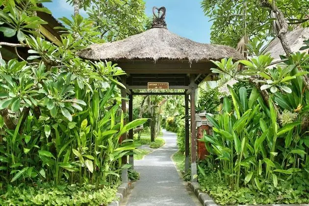 Legian Beach Hotel - CHSE Certified - Dış Mekan