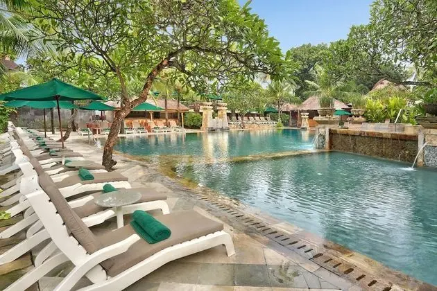 Legian Beach Villas - CHSE Certified - Havuz