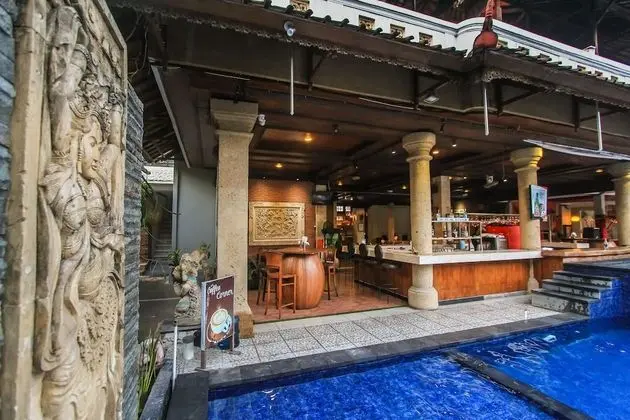 Legian Village Hotel - CHSE Certified - Havuz