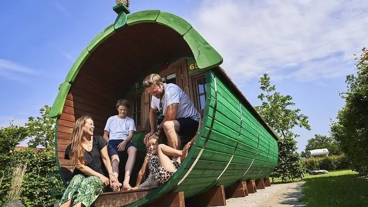 LEGOLAND Wilderness Barrels & Cabins