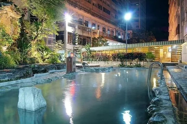 Lei Zhiben Hot Spring