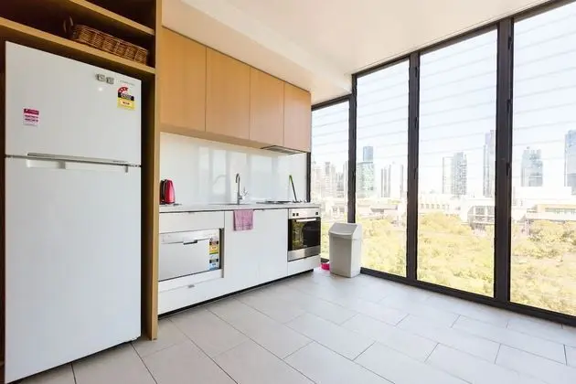 Leila, 1BDR Melbourne Apartment - Mutfak