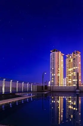 Leisure Cove Hotel & Apartments - Havuz
