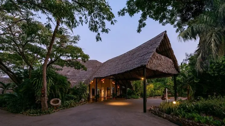 Leisure Lodge Beach & Golf Resort .