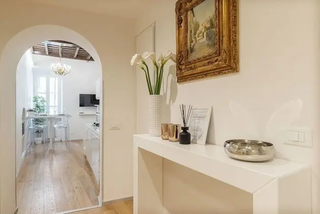 Leisure & Relax near Trevi Fountain