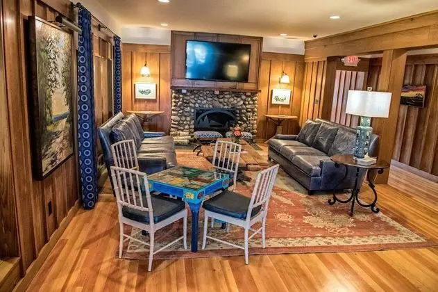 Leland Lodge - Lobi