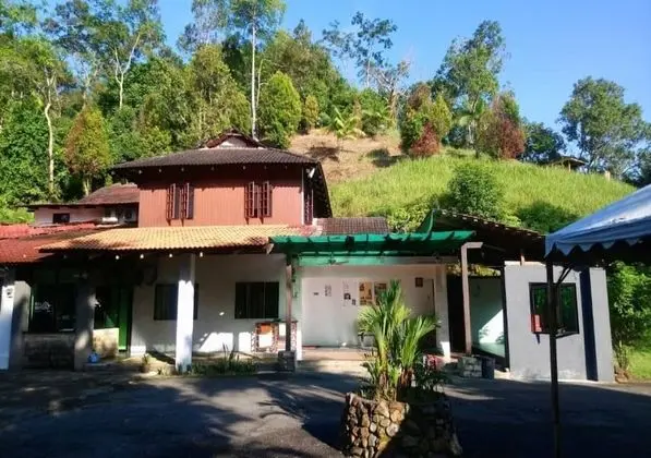 Lembin Village Resort