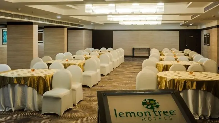 Lemon Tree Hotel Banjara Hills - Havuz