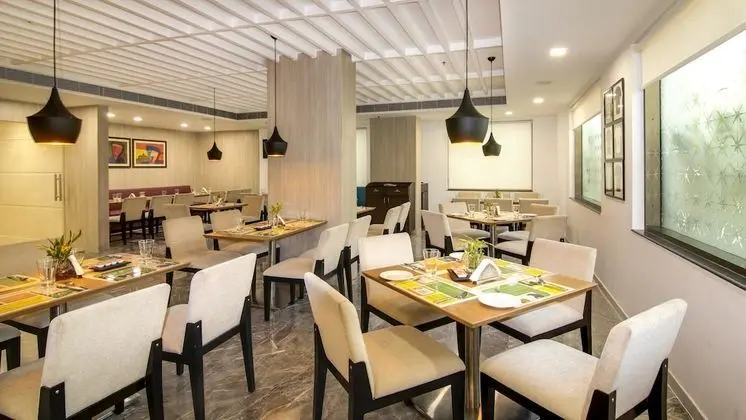Lemon Tree Hotel Banjara Hills - Yerinde Yemek