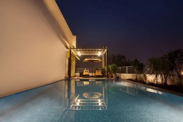 Lemon Tree Hotel, Chandigarh - Havuz