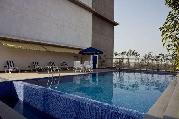 Lemon Tree Hotel, East Delhi Mall, Kaushambi - Havuz