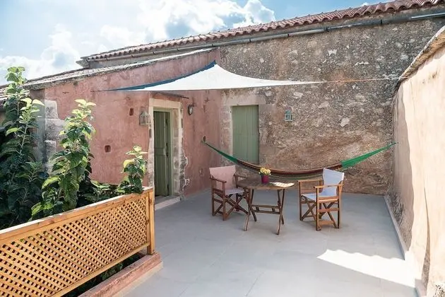 Lemon Tree Eco-Retreat with Terraces