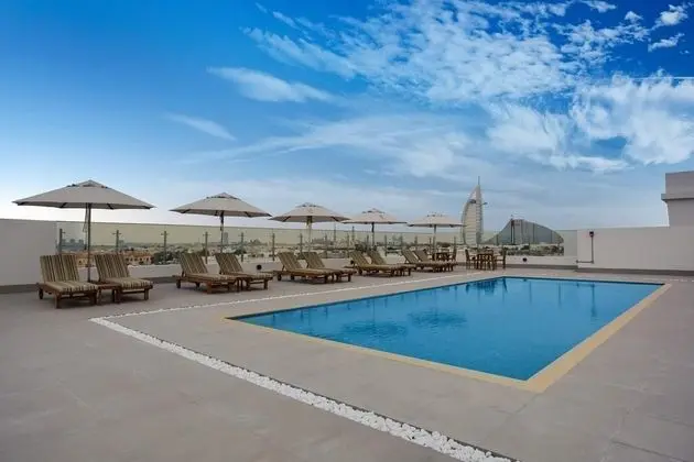 Lemon Tree Hotel Jumeirah Dubai - Havuz