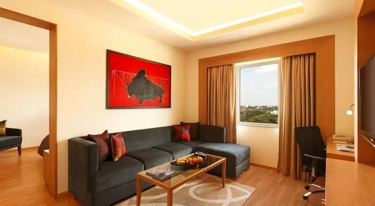 Lemon Tree Premier, Ulsoor Lake, Bengaluru - Oda