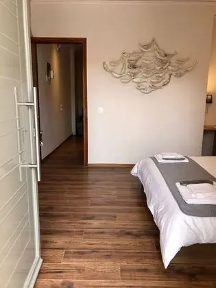 Lemon Tree Suites Near ATH Airport - Oda