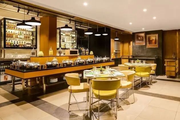 Lemon Tree Hotel Viman Nagar Pune - Yerinde Yemek