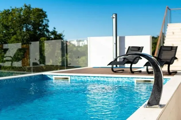 Lena Luxury Apartments - Havuz