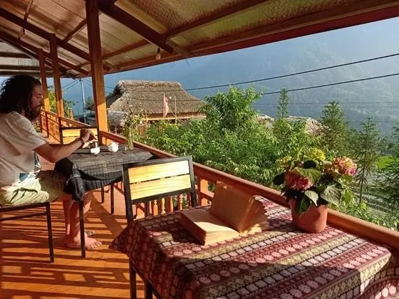 Lenh Family House