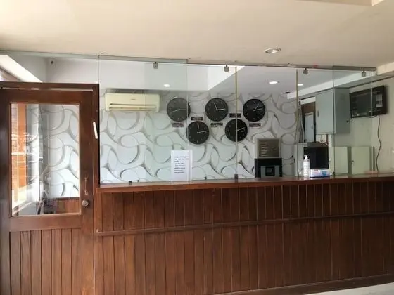 Lenny's Hotels - Lobi