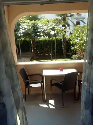 Leonard - Green Garden - A3 Vera - Öne Çıkan Resim