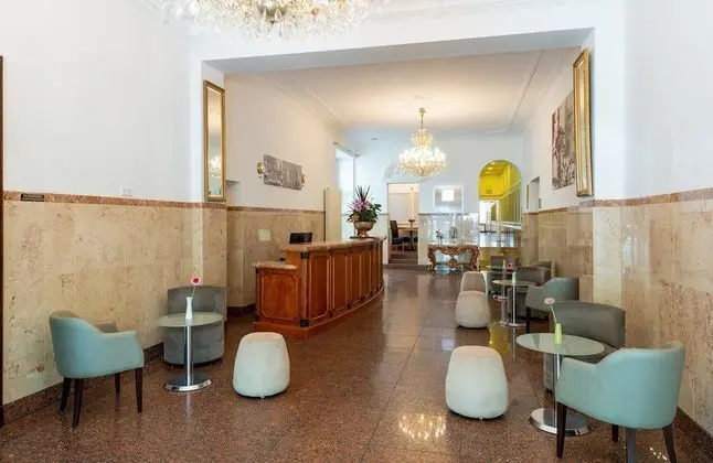 Leonardo Hotel Berlin KU'DAMM - Lobi