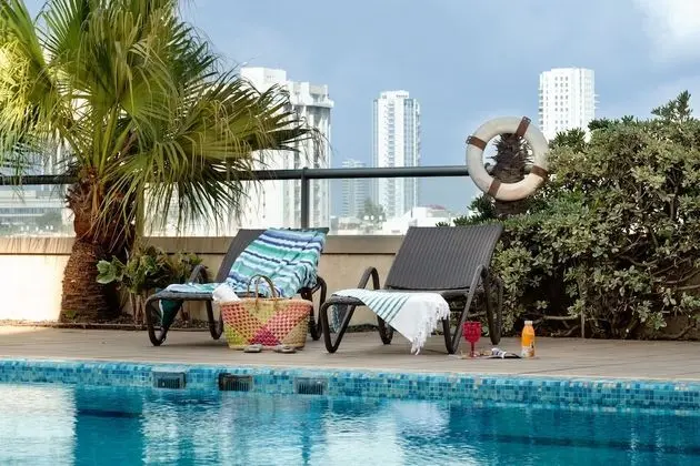 Leonardo City Tower Hotel Tel Aviv - Havuz