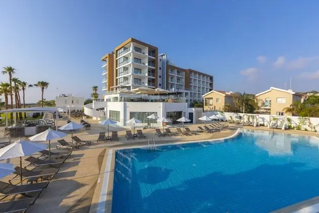 Leonardo Crystal Cove Hotel and Spa by the Sea