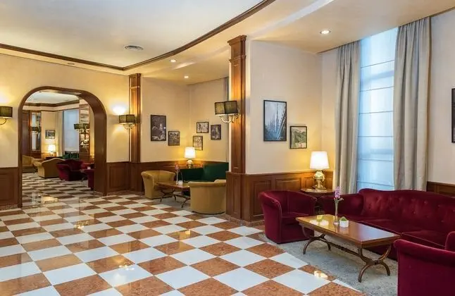 Leonardo Hotel Milan City Center - Lobi