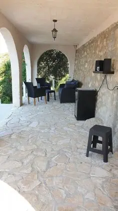 Villa Leonardo - Two Bedroom Apartment With Terrace and Sea View ID Direct Booker 8559