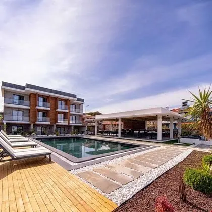 Leone Cunda Edition Otel(+12)