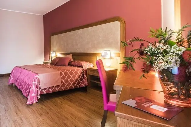 Leone De Castris Wine Hotel - Oda