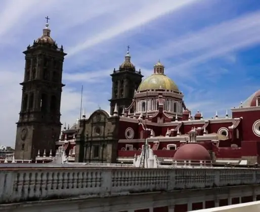 Hotel Leones