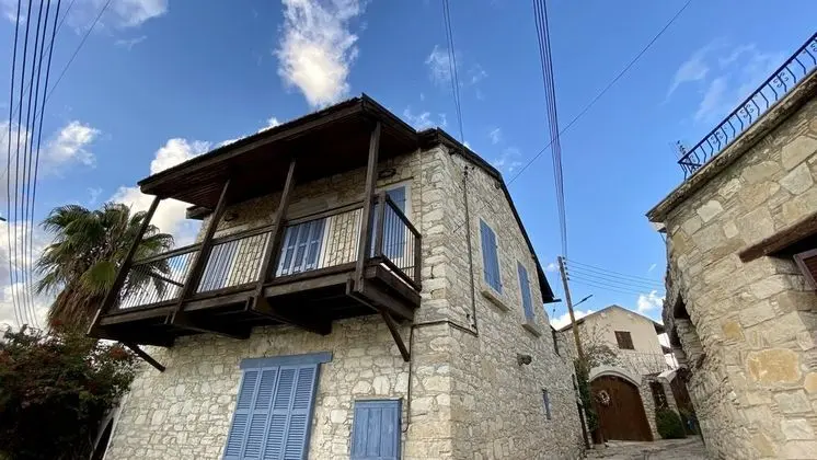 Leony's House