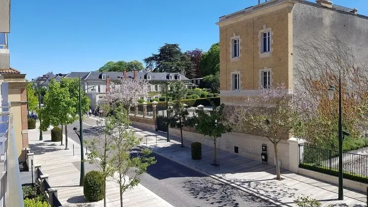 L'épopée de L'avenue - Avenue de Champagne Epernay - Dış Mekan