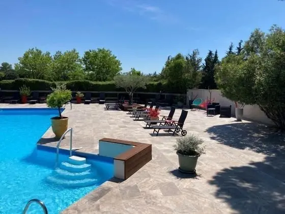 Les Aubuns Country Hôtel - 1