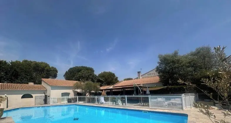 Les Aubuns Country Hôtel - Öne Çıkan Resim