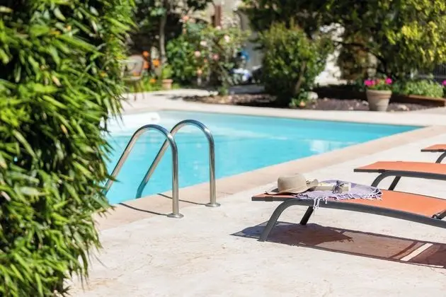 Hotel Les Bellugues - Havuz