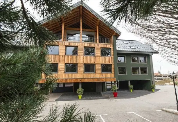 Les Cabanes de La Maison Rouge