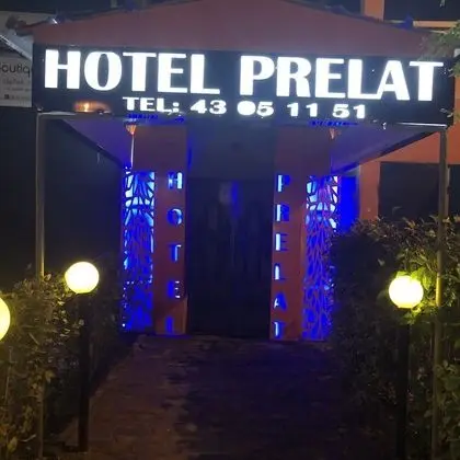 Les Chambres Du Prélat