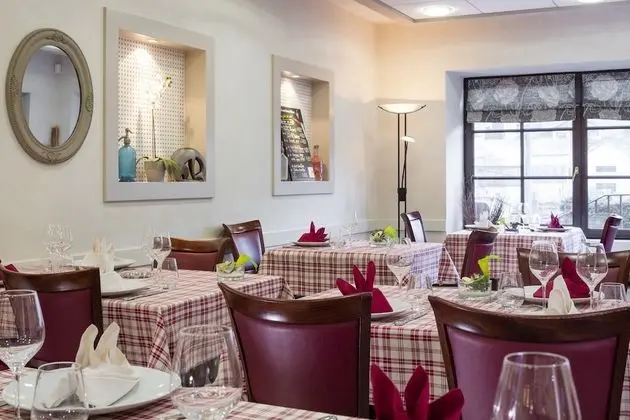 Les Chatelminés Restaurant Chez Gustave - Yerinde Yemek