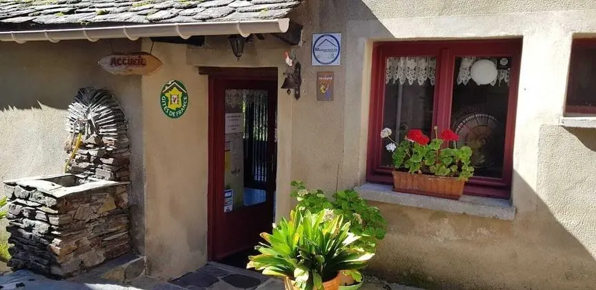 Les Copains à Bord - Chambres D'hôtes et Roulottes - Lobi