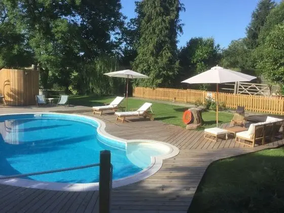 Les Crinieres en Brie - Havuz
