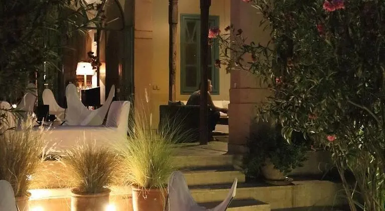 Hotel Les Deux Tours - Lobi