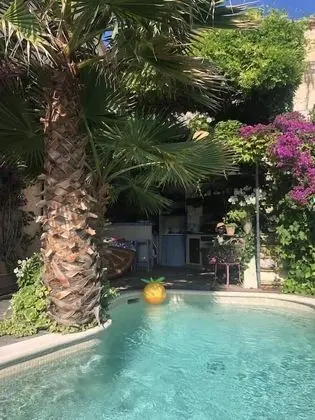 Les Grimaldines - Maison d'Hotes C 2 Bis